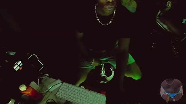 Snapshot of Pressure69mee chatting on March 2025 05:22:01 PM Pressure69mee online show from March 2025 05:22:01 PM