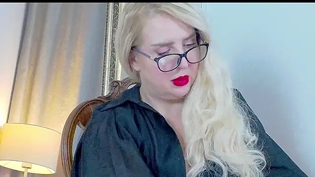 Snapshot of MariaRichi_ chatting on February 2025 02:54:02 PM MariaRichi online show from February 2025 02:54:02 PM