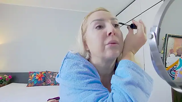 Snapshot of MariaRichi_ chatting on February 2025 08:21:02 AM MariaRichi online show from February 2025 08:21:02 AM