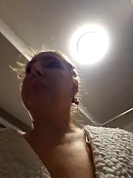 Snapshot of MariaRichi_ chatting on February 2025 08:40:01 AM MariaRichi online show from February 2025 08:40:01 AM