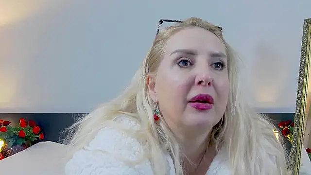 Snapshot of MariaRichi_ chatting on February 2025 03:47:01 PM MariaRichi online show from February 2025 03:47:01 PM