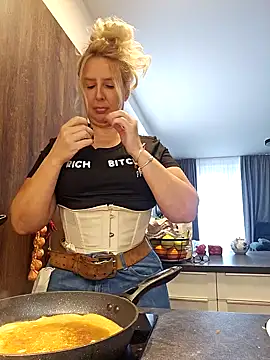 Snapshot of MariaRichi_ chatting on March 2025 09:51:01 AM MariaRichi online show from March 2025 09:51:01 AM