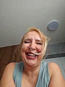 Snapshot of MariaRichi_ chatting on March 2025 10:52:01 AM MariaRichi online show from March 2025 10:52:01 AM