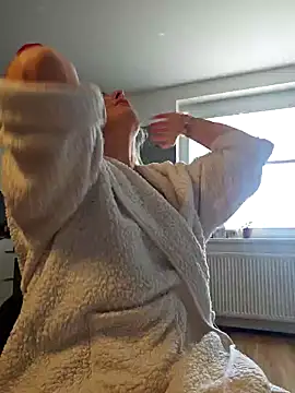 Snapshot of MariaRichi_ chatting on March 2025 07:24:01 AM MariaRichi online show from March 2025 07:24:01 AM