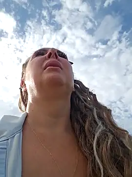 Snapshot of MariaRichi_ chatting on September 2025 07:19:02 AM MariaRichi online show from September 2025 07:19:02 AM