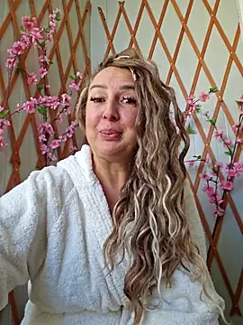 Snapshot of MariaRichi_ chatting on September 2025 06:46:01 AM MariaRichi online show from September 2025 06:46:01 AM