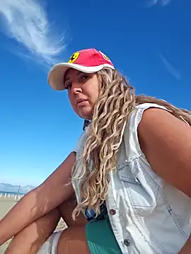 Snapshot of MariaRichi_ chatting on September 2025 07:34:01 AM MariaRichi online show from September 2025 07:34:01 AM