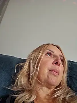 Snapshot of MariaRichi_ chatting on November 2025 07:32:01 AM MariaRichi online show from November 2025 07:32:01 AM