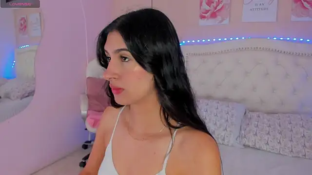 Snapshot of Ashley_Evans18 chatting on January 2025 12:58:01 PM Ashley Evans18 online show from January 2025 12:58:01 PM