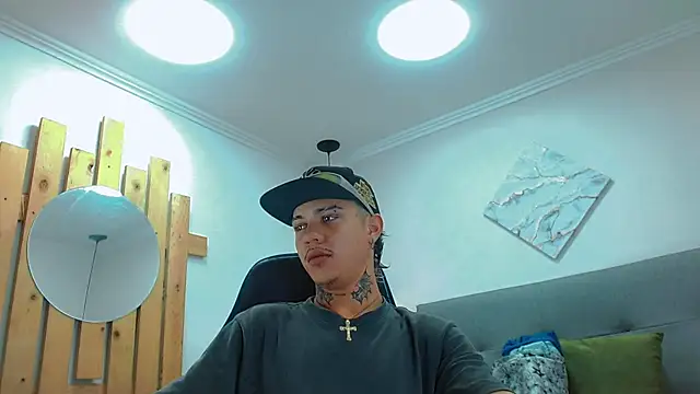 HannibalLester online show from March 2025 04:32:01 AM