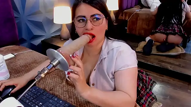 NicoleJonss online show from April 2026 03:33:02 AM