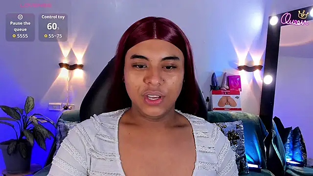 Snapshot of Emili_Roux chatting on June 2026 10:10:01 AM Emili Roux online show from June 2026 10:10:01 AM