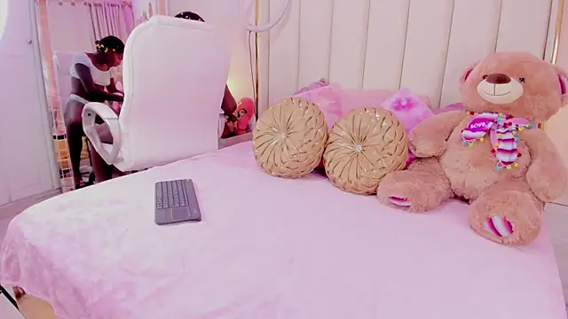 Snapshot of evangelin_ts chatting on October 2025 01:55:02 PM evangelin ts online show from October 2025 01:55:02 PM