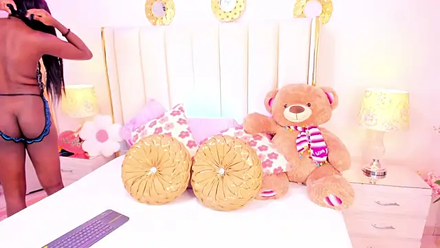 Snapshot of evangelin_ts chatting on November 2025 02:05:01 PM evangelin ts online show from November 2025 02:05:01 PM