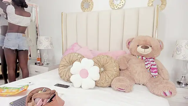 Snapshot of evangelin_ts chatting on December 2025 01:37:02 PM evangelin ts online show from December 2025 01:37:02 PM