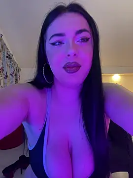 Snapshot of KeiraDark chatting on May 2026 04:10:01 AM KeiraDark online show from May 2026 04:10:01 AM