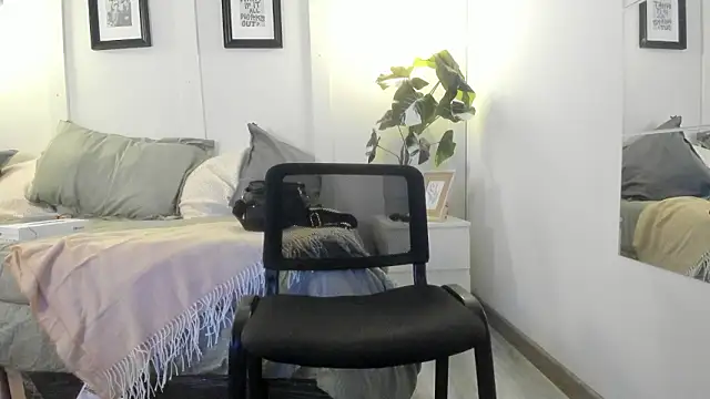 Caroline dh online show from February 2026 02:09:02 PM