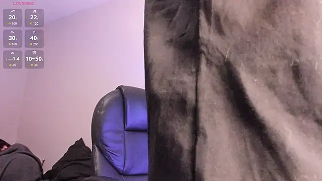 Snapshot of Carlasxdreams chatting on April 2026 12:24:01 AM Carlasxdreams online show from April 2026 12:24:01 AM