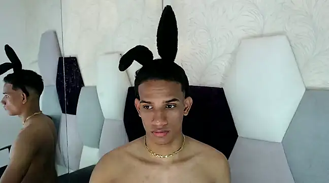 AbrahanBratz online show from December 2024 04:03:01 PM