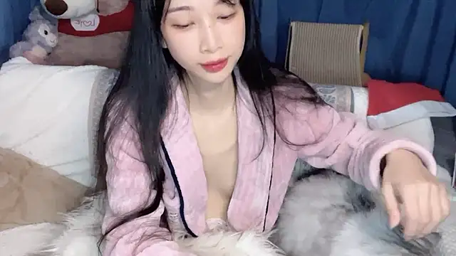 Lili-2 online show from January 2026 02:52:02 PM