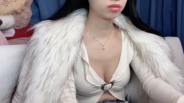 Lili-2 online show from March 2026 02:23:02 PM