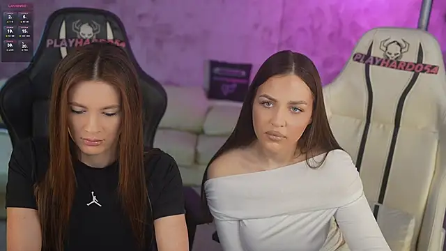 Julia  Star  online show from March 2026 04:01:02 PM