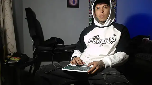 Nickhot0609 online show from January 2025 01:08:01 AM