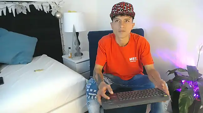 Edward Milleer online show from December 2024 03:12:02 PM