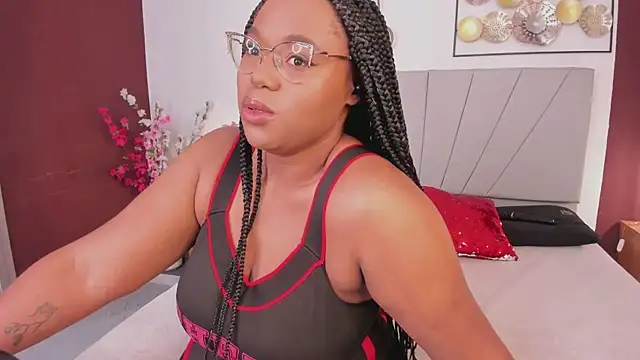 Snapshot of Makena_gh chatting on June 2026 02:38:01 AM Makena gh online show from June 2026 02:38:01 AM