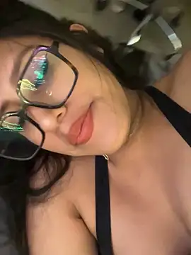 AleFantasy0001 online show from February 2026 07:01:02 PM