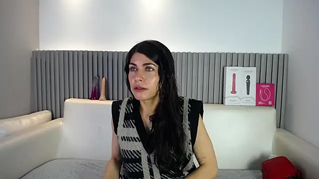 Snapshot of Melodi_Roux chatting on April 2026 01:41:02 PM Melodi Roux online show from April 2026 01:41:02 PM