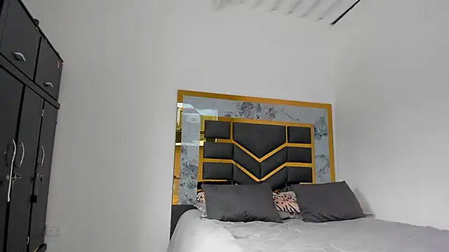 MattDevon online show from October 2025 10:19:01 PM