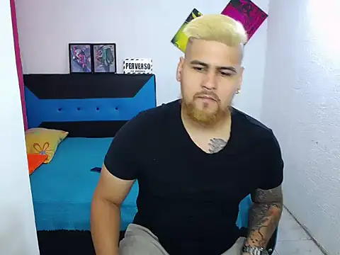 Snapshot of pitbullveryhot chatting on December 2024 09:56:01 AM pitbullveryhot online show from December 2024 09:56:01 AM