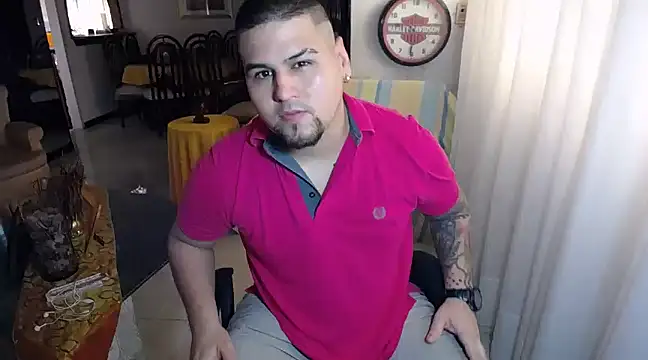 Snapshot of pitbullveryhot chatting on March 2025 04:44:01 PM pitbullveryhot online show from March 2025 04:44:01 PM