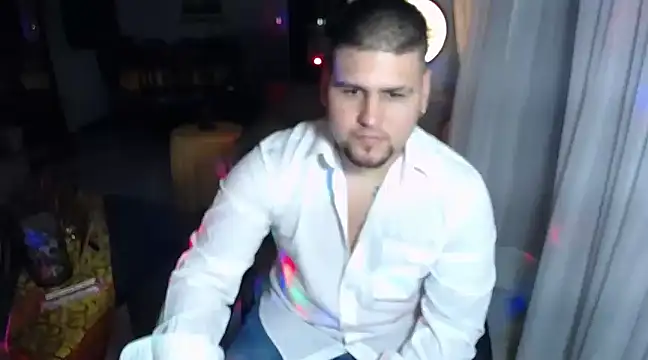 Snapshot of pitbullveryhot chatting on March 2025 05:20:02 AM pitbullveryhot online show from March 2025 05:20:02 AM