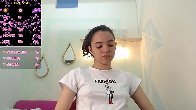 Snapshot of Mia-kalinfa chatting on January 2025 03:38:01 PM Mia-kalinfa online show from January 2025 03:38:01 PM