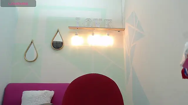 Snapshot of Mia-kalinfa chatting on February 2025 01:32:02 PM Mia-kalinfa online show from February 2025 01:32:02 PM