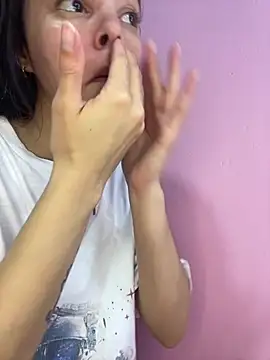Snapshot of Mia-kalinfa chatting on May 2026 01:08:01 PM Mia-kalinfa online show from May 2026 01:08:01 PM