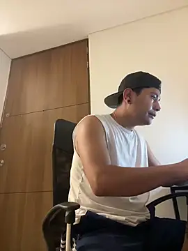 Snapshot of deyzl chatting on April 2026 11:26:01 PM deyzl online show from April 2026 11:26:01 PM