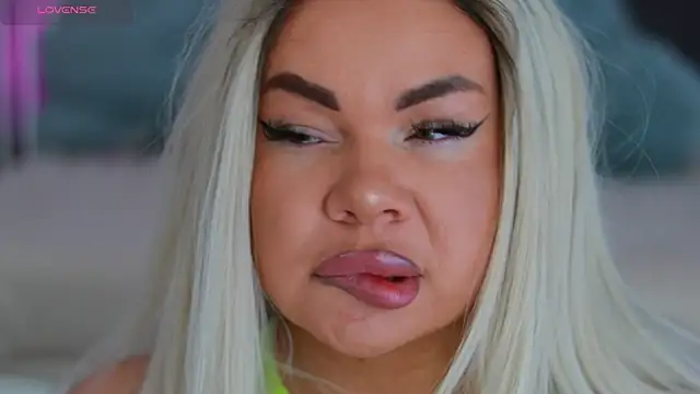 Snapshot of MissLilaa chatting on January 2025 09:37:02 AM MissLilaa online show from January 2025 09:37:02 AM