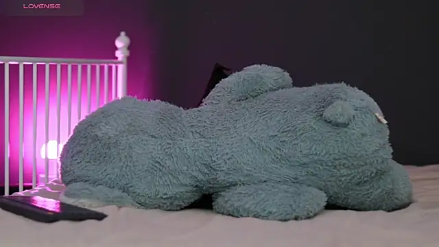 Snapshot of MissLilaa chatting on January 2025 12:20:02 PM MissLilaa online show from January 2025 12:20:02 PM