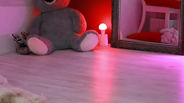 Snapshot of MissLilaa chatting on March 2025 08:32:02 PM MissLilaa online show from March 2025 08:32:02 PM