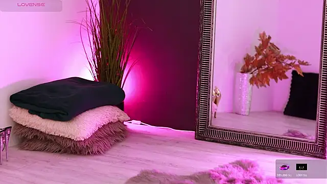 Snapshot of MissLilaa chatting on October 2025 03:51:02 PM MissLilaa online show from October 2025 03:51:02 PM