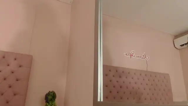 alice sofia online show from October 2025 01:33:02 PM