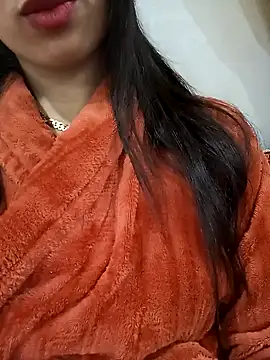 Sexy-divorced-woman online show from February 2025 05:45:01 PM