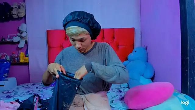 Snapshot of StassieBell chatting on February 2026 07:09:02 AM StassieBell online show from February 2026 07:09:02 AM