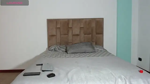 aleejhandraa online show from November 2025 09:13:01 PM