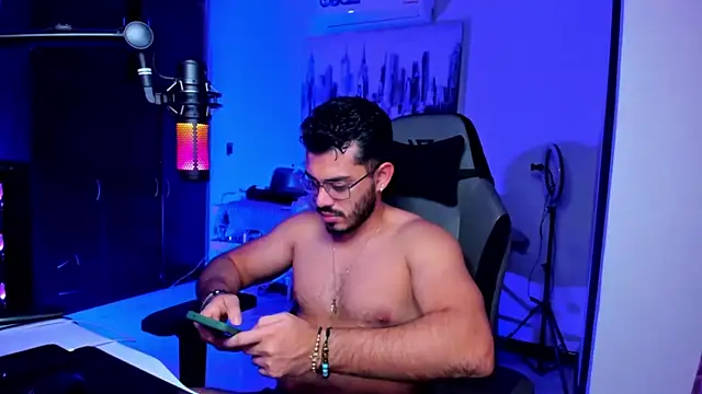 BrunoD31 online show from December 2025 04:50:01 AM