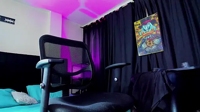 Giomar Reyes online show from April 2026 05:32:02 AM