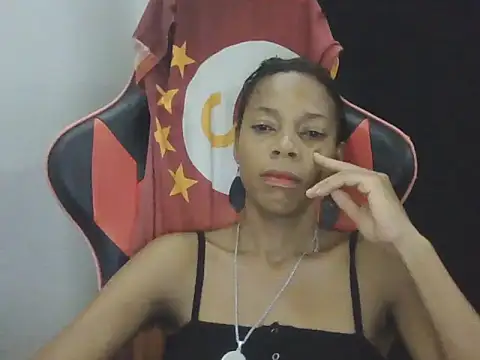 Snapshot of adele-33 chatting on November 2025 03:06:02 AM adele-33 online show from November 2025 03:06:02 AM